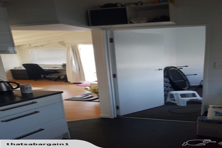 Photo of property in 18/125 Queens Drive, Lyall Bay, Wellington, 6022