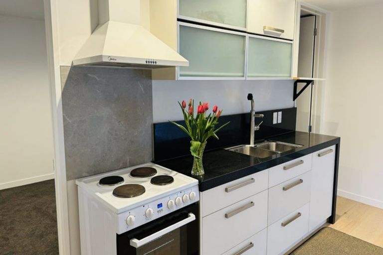 Photo of property in 1/324 Beach Road, Campbells Bay, Auckland, 0630