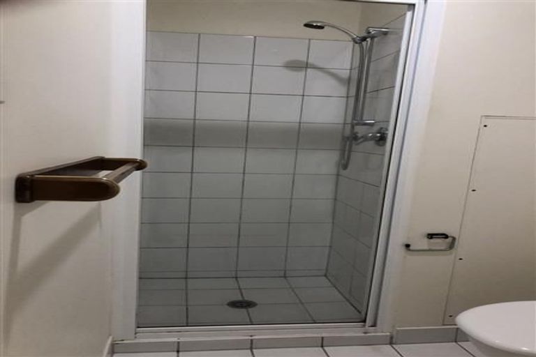 Photo of property in 5c/30 Westward Ho, Glen Eden, Auckland, 0602