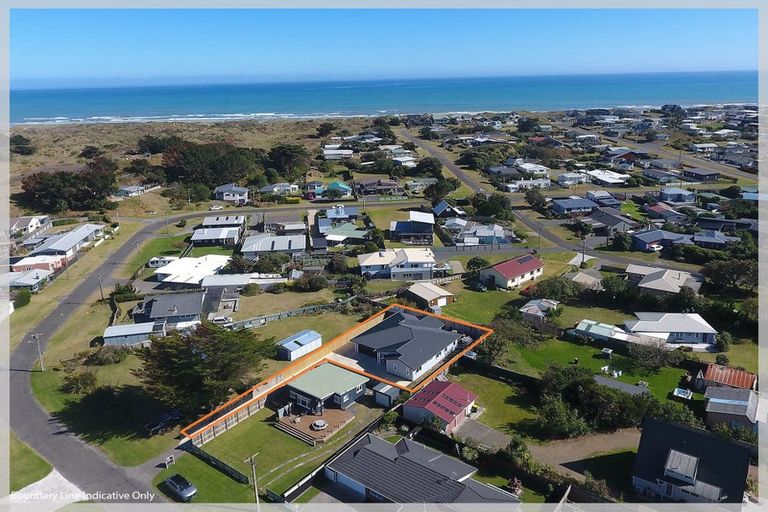 Photo of property in 3a Chrystall Street, Foxton Beach, Foxton, 4815