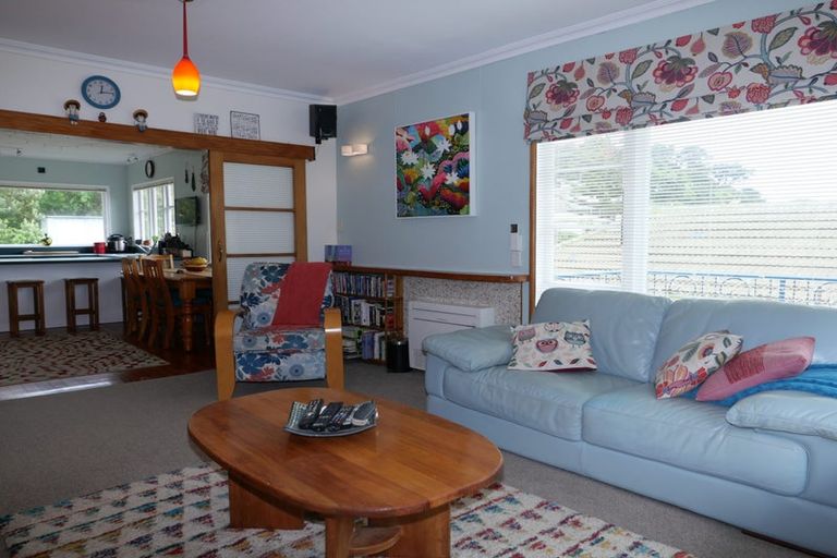 Photo of property in 82 Severn Street, Island Bay, Wellington, 6023