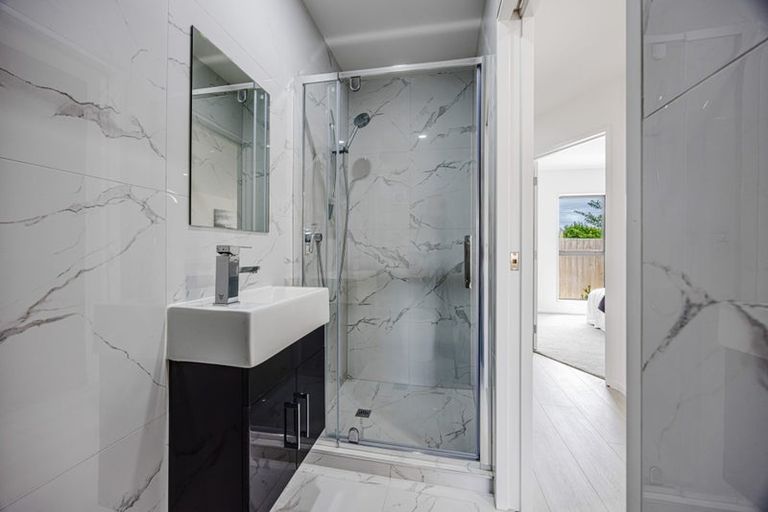 Photo of property in 8b Arimu Road, Papakura, 2110