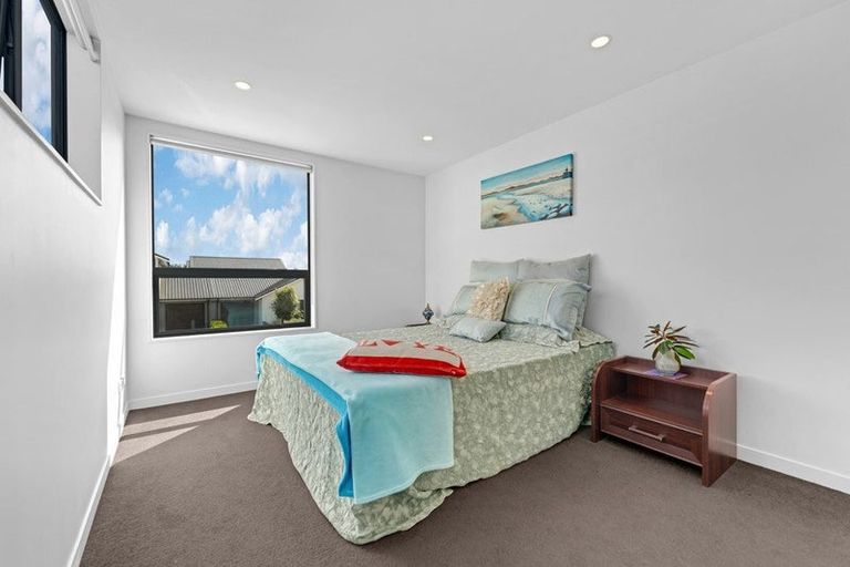 Photo of property in 17 Hoiho Road, Pukekohe, 2120
