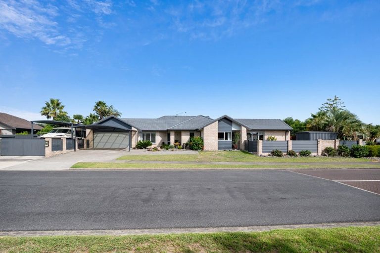 Photo of property in 72 Oriental Parade, Papamoa Beach, Papamoa, 3118