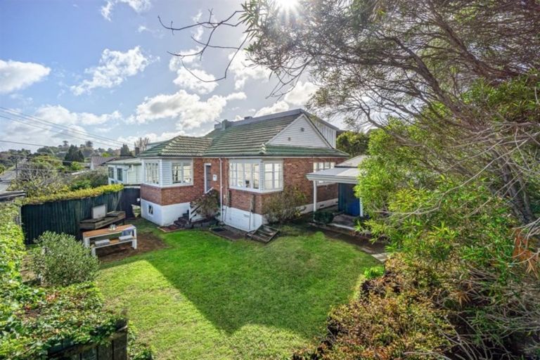 Photo of property in 1/178 Lake Road, Belmont, Auckland, 0622