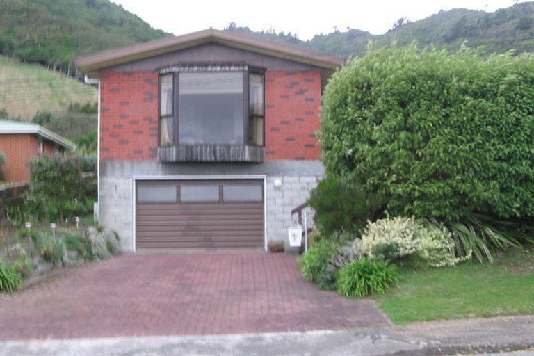Photo of property in 19 Kotare Street, Waikanae, 5036