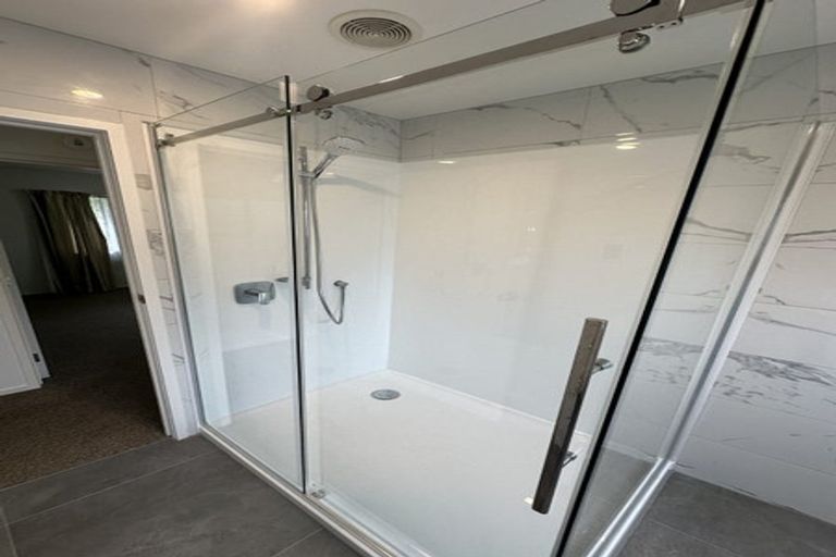 Photo of property in 59a View Road, Henderson, Auckland, 0612