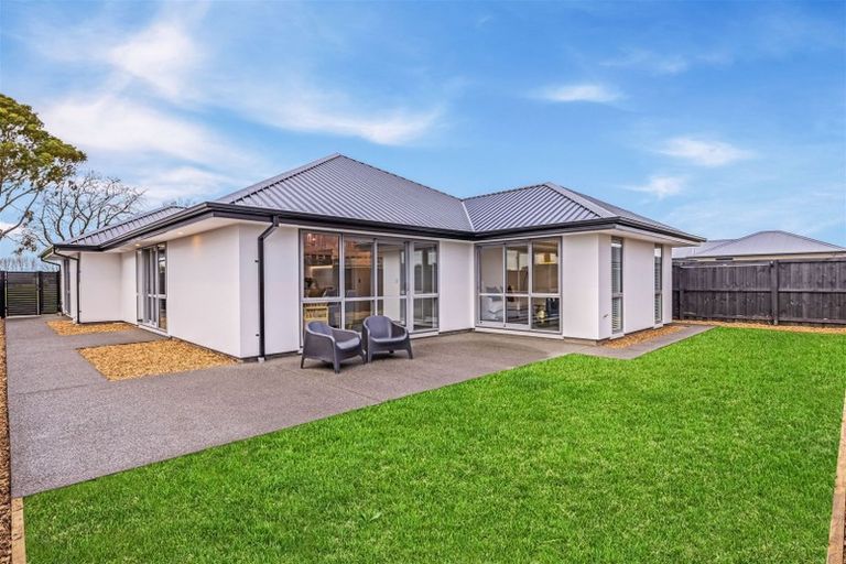 Photo of property in 6 Malaga Crescent, Harewood, Christchurch, 8051