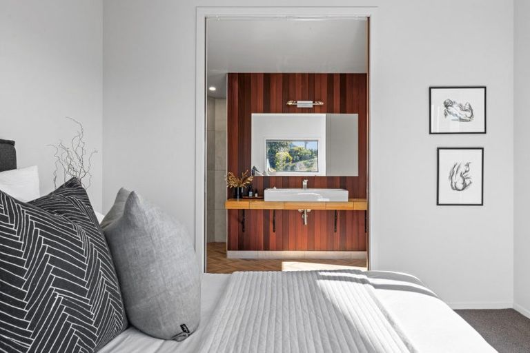 Photo of property in 14 Te Mata Peak Road, Havelock North, 4130