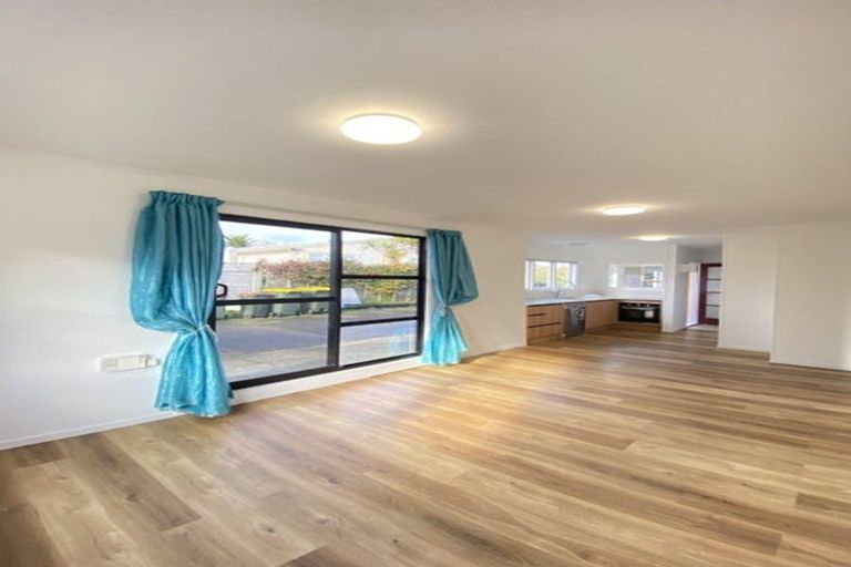 Photo of property in 53 Walmer Road, Point Chevalier, Auckland, 1022
