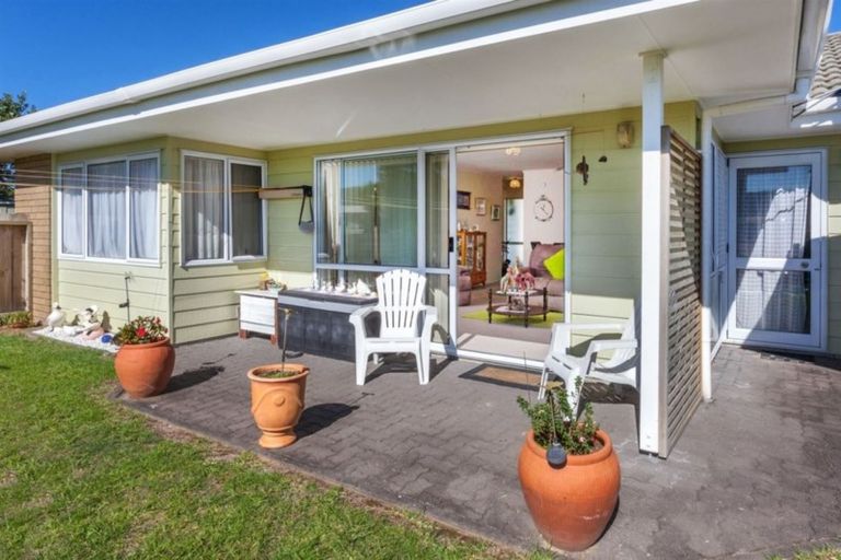 Photo of property in 16/9 Campbell Close, Whangamata, 3620