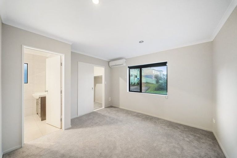 Photo of property in 19a Kelwyn Road, Kelston, Auckland, 0602