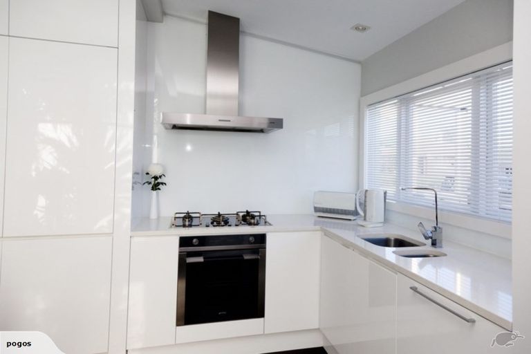 Photo of property in 1/185 Lake Road, Belmont, Auckland, 0622