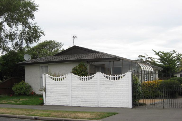 Photo of property in 39 Cowes Street, Avondale, Christchurch, 8061