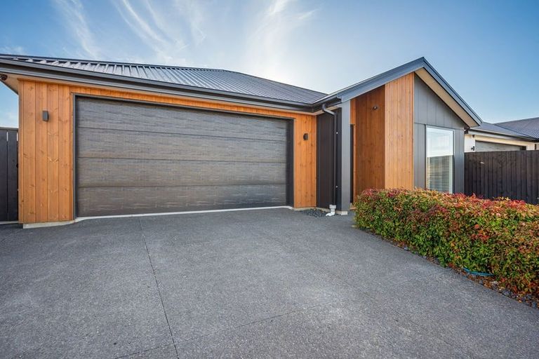 Photo of property in 4/21 Blakes Road, Belfast, Christchurch, 8051