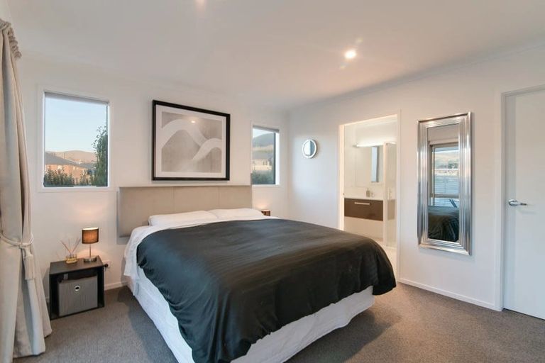Photo of property in 4 Shipton Court, Lower Shotover, Queenstown, 9304