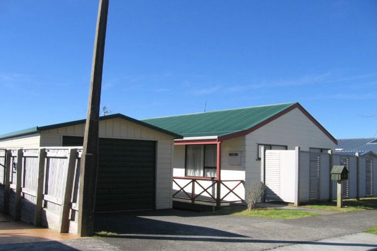 Photo of property in 34 Nalanda Crescent, Broadmeadows, Wellington, 6035