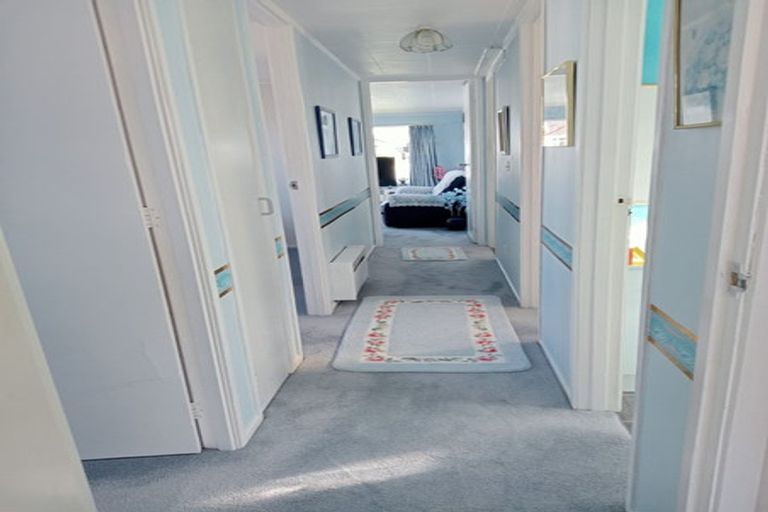 Photo of property in 11 Iredale Road, Hawera, 4610