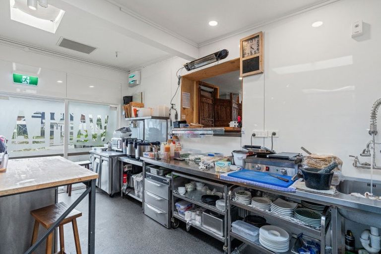 Photo of property in 1 Waimea Road, Waikanae Beach, Waikanae, 5036