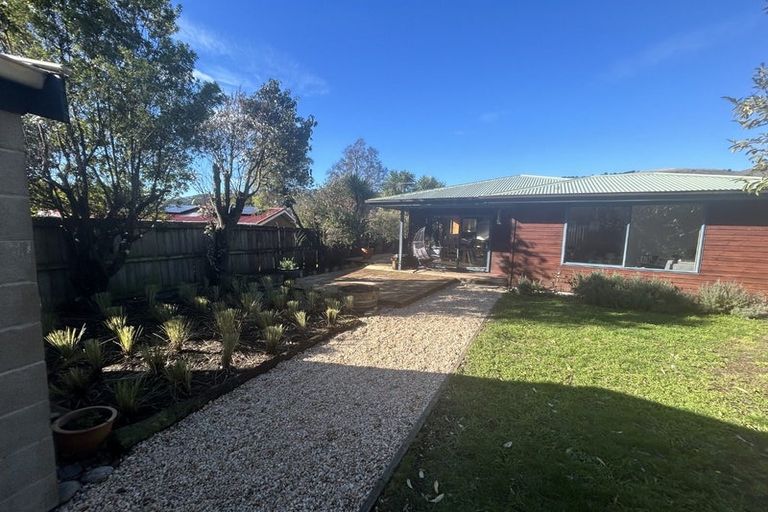 Photo of property in 8 Mauger Drive, Heathcote Valley, Christchurch, 8022