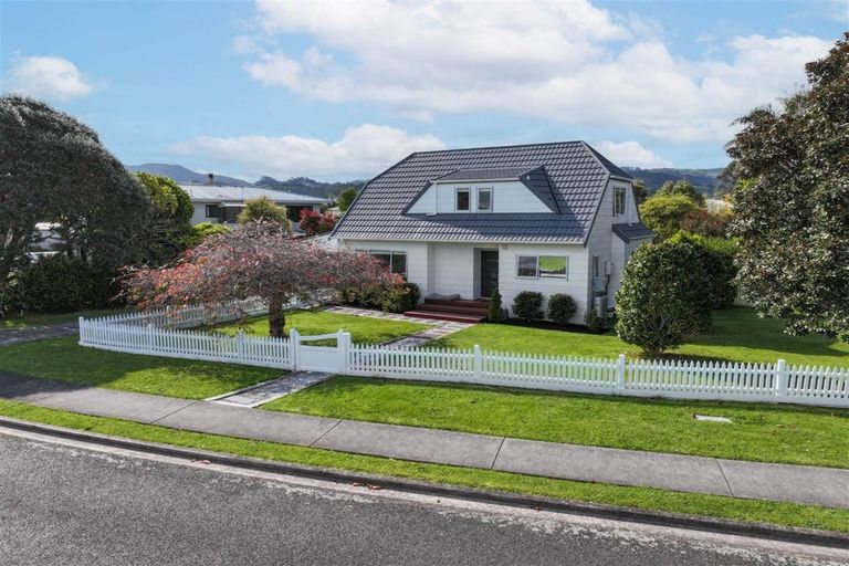 Photo of property in 11 Waimanu Place, Point Wells, Warkworth, 0986