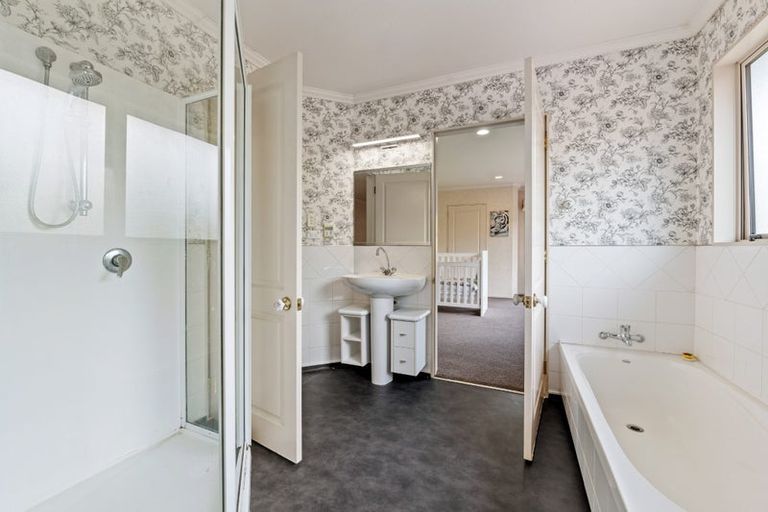 Photo of property in 333 Devon Street West, New Plymouth, 4310