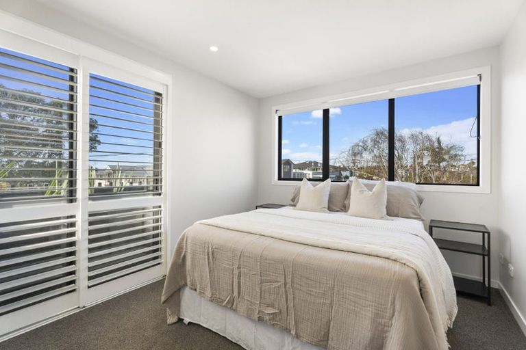 Photo of property in 2/32a Westgate Drive, Massey, Auckland, 0614