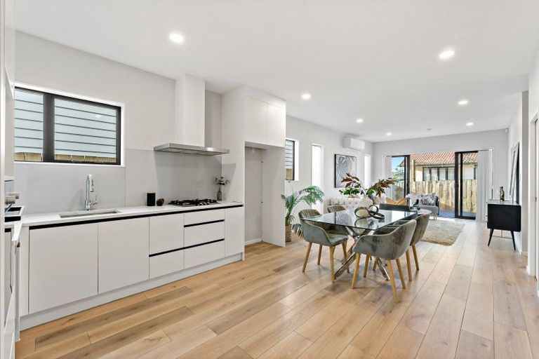 Photo of property in 24b Poinsettia Place, Henderson, Auckland, 0610