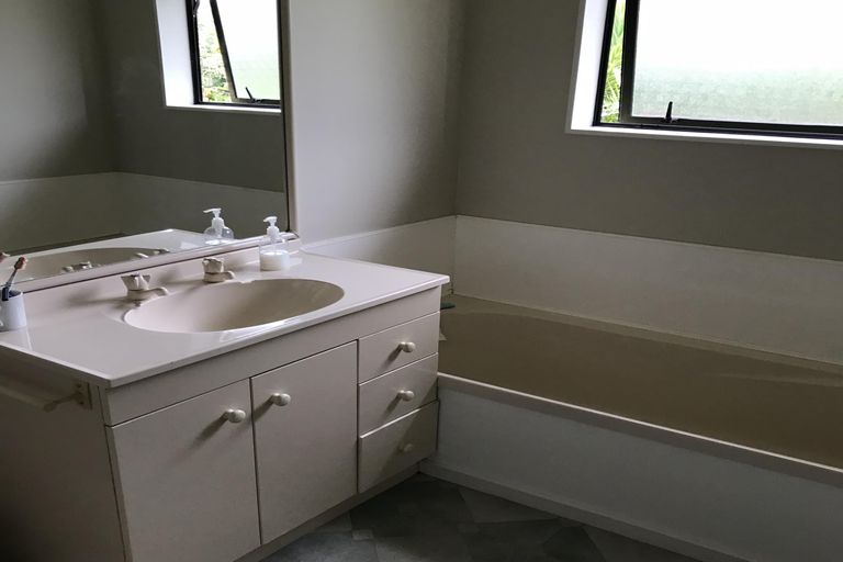 Photo of property in 10 Sarindah Place, Fairview Downs, Hamilton, 3214