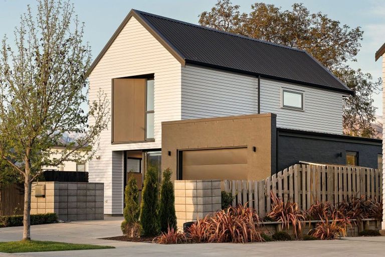 Photo of property in 37 Red Cottage Drive, Lake Hayes, Queenstown, 9304