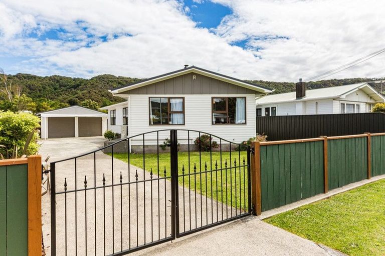 Photo of property in 73 Karamu Crescent, Wainuiomata, Lower Hutt, 5014
