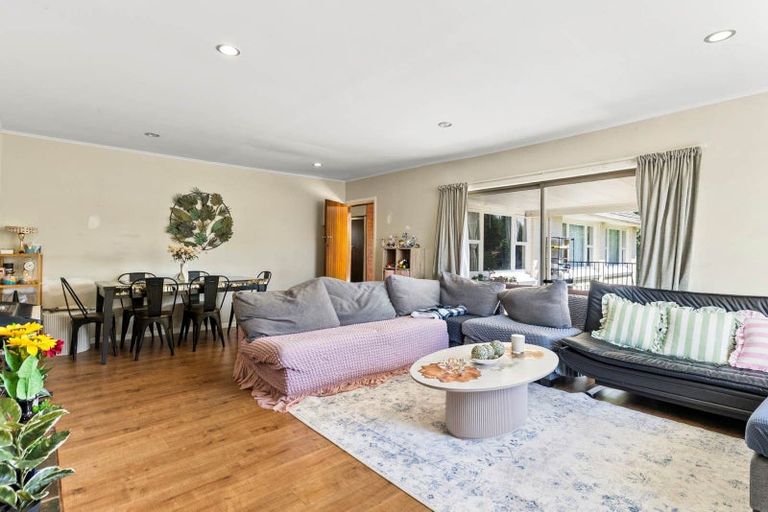 Photo of property in 2/13 Ocean View Road, Hillcrest, Auckland, 0627