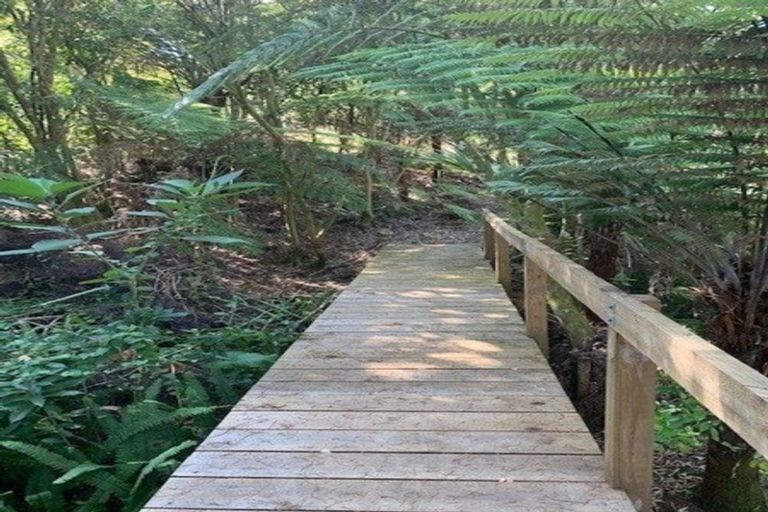 Photo of property in 129 Bays Road, Orere Point, 2585