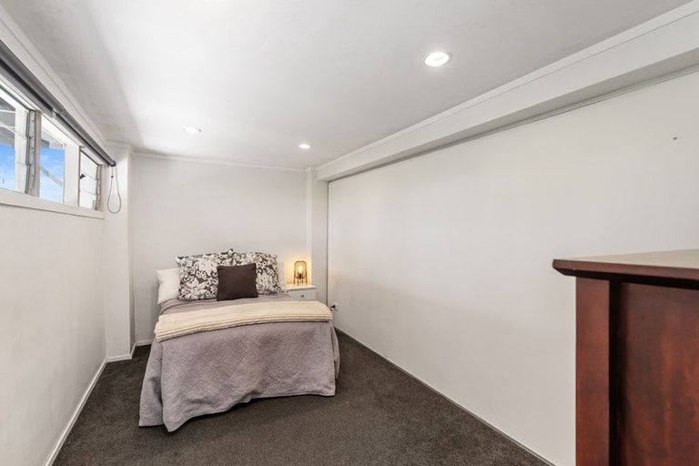 Photo of property in 107 Tiroroa Avenue, Te Atatu South, Auckland, 0610