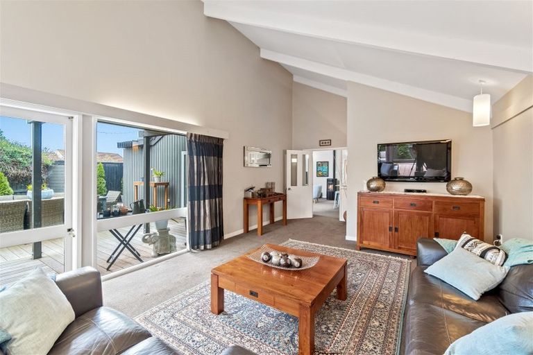 Photo of property in 14 Kent Lodge Avenue, Avonhead, Christchurch, 8042