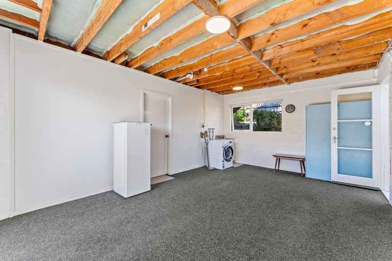 Photo of property in 2/63 Ocean View Road, Hillcrest, Auckland, 0627