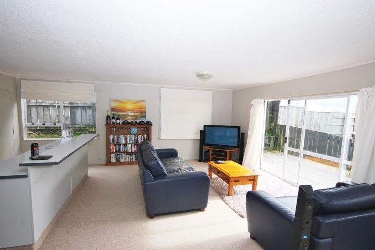 Photo of property in 16a Nalanda Crescent, Broadmeadows, Wellington, 6035
