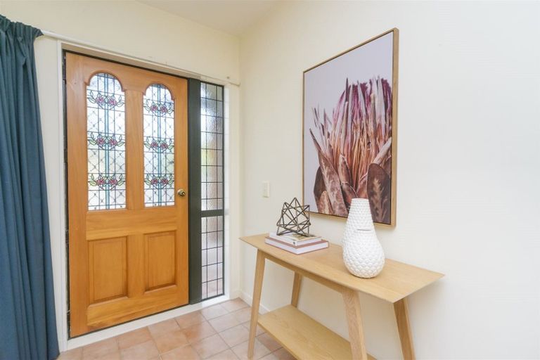 Photo of property in 127 Summerhill Drive, Fitzherbert, Palmerston North, 4410