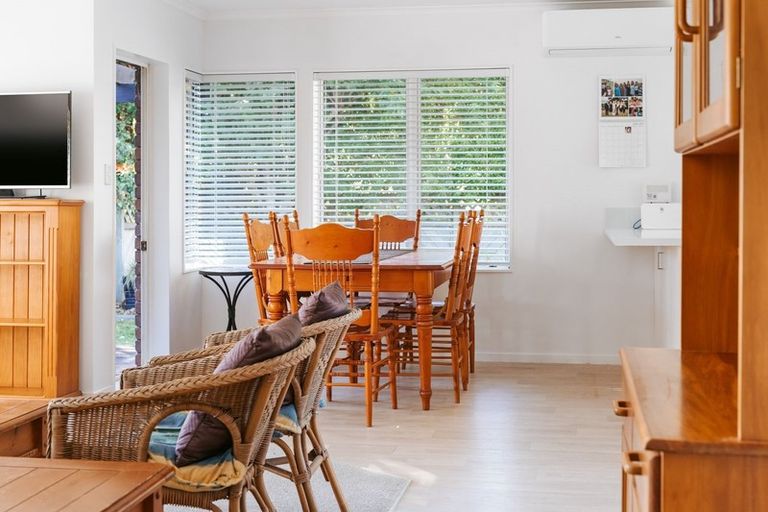 Photo of property in 4 Beach Grove, Omokoroa, 3114