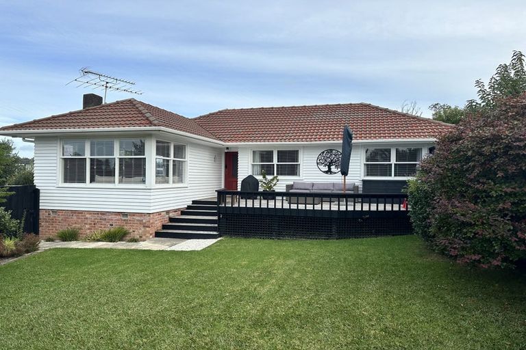 Photo of property in 57 Fairclough Road, Beach Haven, Auckland, 0626