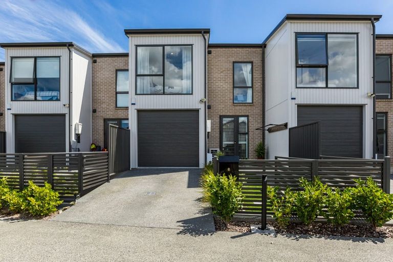 Photo of property in 8 Tokitoki Way, Kenepuru, Porirua, 5022