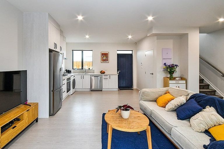 Photo of property in 69c Astley Avenue, New Lynn, Auckland, 0600