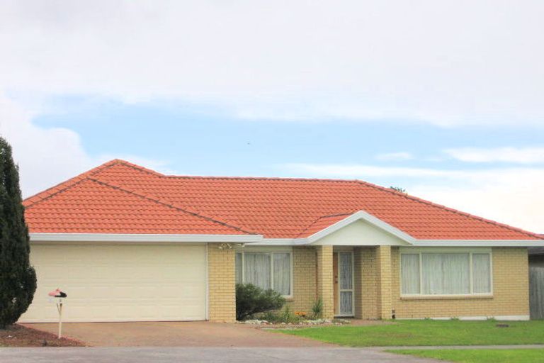 Photo of property in 3 Maghera Drive, East Tamaki Heights, Auckland, 2016