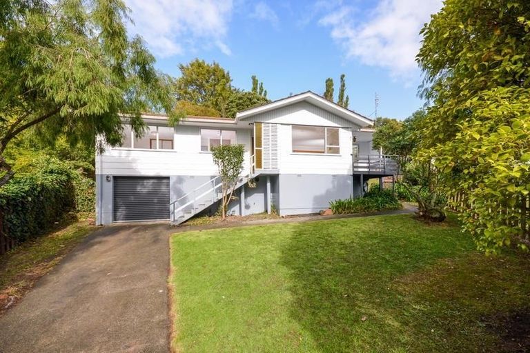 Photo of property in 48 Regency Place, Sunnynook, Auckland, 0632