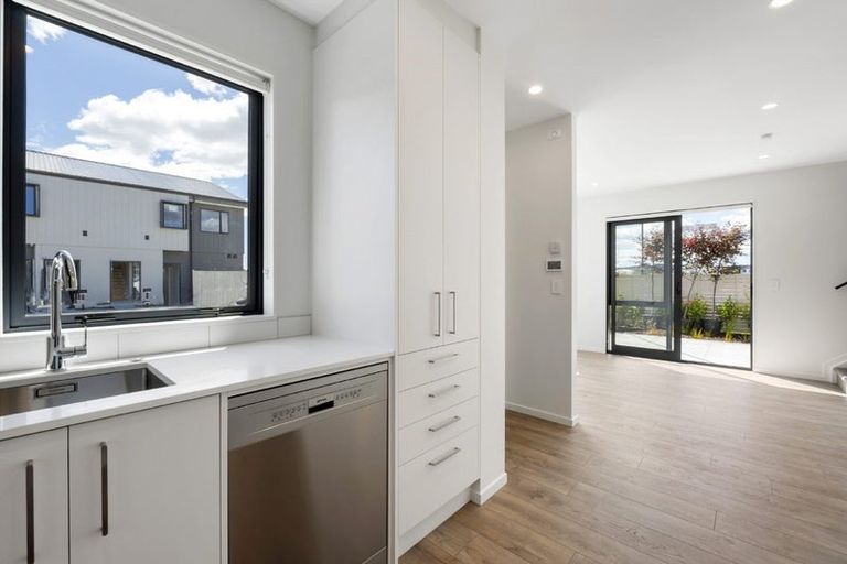 Photo of property in 11 Noel Hayden Street, Takanini, 2112