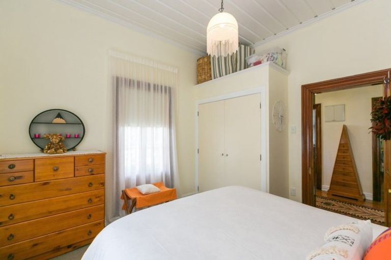 Photo of property in 24 Dunn Street, Egmont Village, 4372