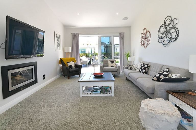Photo of property in 16 Palm View Terrace, Gulf Harbour, Whangaparaoa, 0930