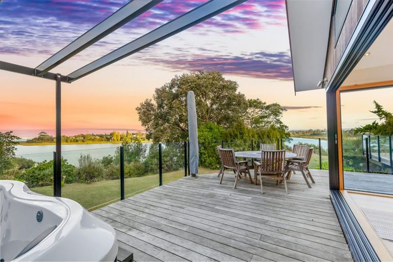 Photo of property in 163 West Harbour Drive, West Harbour, Auckland, 0618