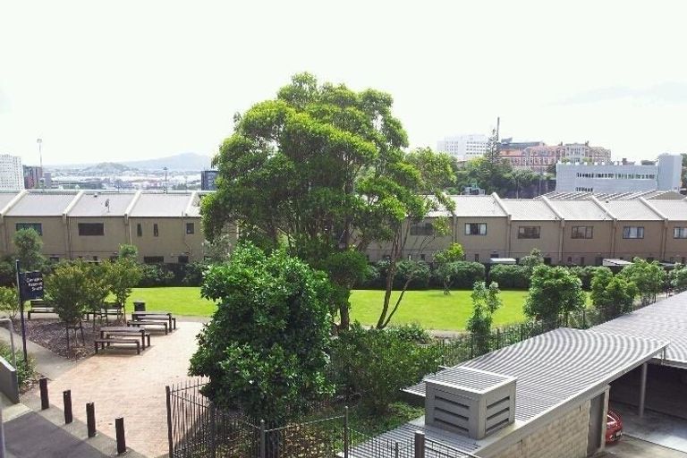Photo of property in 1g/160 Symonds Street, Eden Terrace, Auckland, 1010