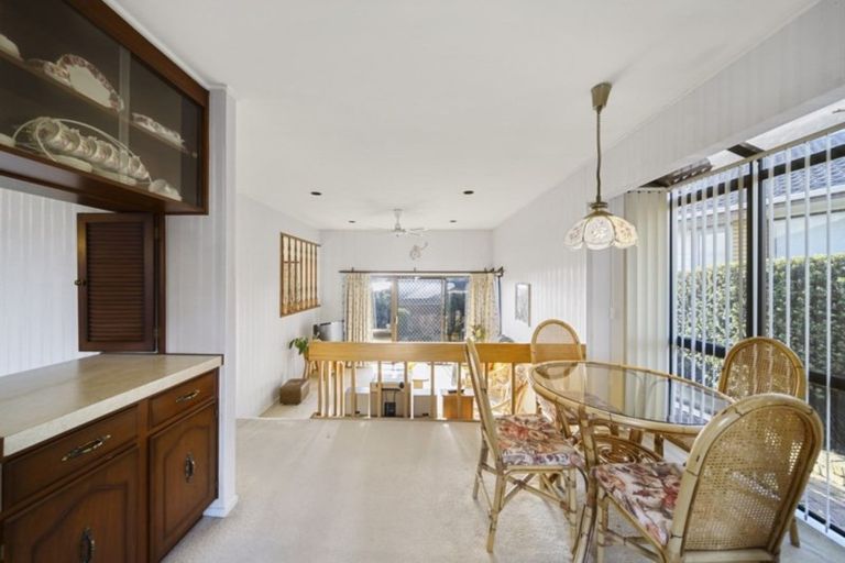 Photo of property in 9 Essington Place, Half Moon Bay, Auckland, 2012